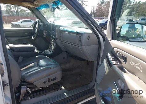 2001 Chevrolet Tahoe Lt z USA, uszkodzony, nr VIN 1GNEC13T61R169985